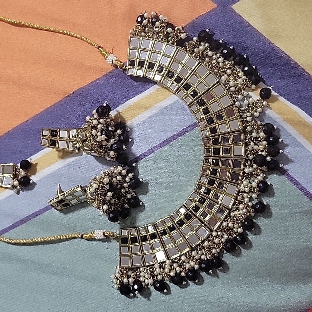 Women's indian 3 pieces jewelry set necklace earrings and Tikka mirrors